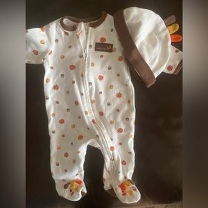 Like new Little Me turkeys first thanksgiving footie pajamas and matching hat